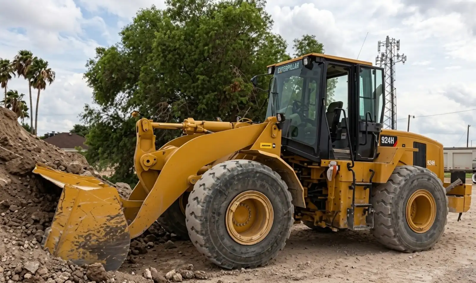 Heavy machinery transported by CONASER Group